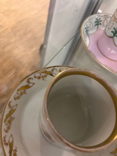 VIENNE
Sept tasses « litron » et leur sous...