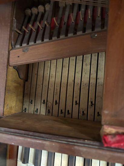 Piano forte en bois de placage marqueté de...
