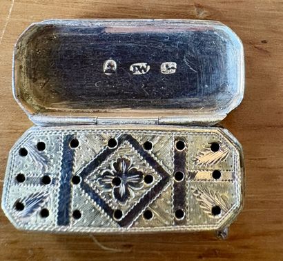 Ensemble en argent (800‰) comprenant :
-...