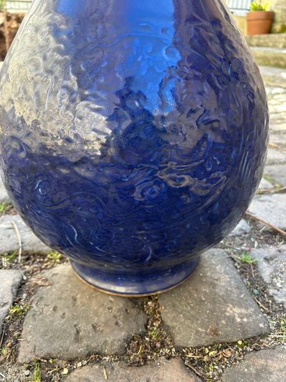 CHINE, XXe siècle
Grand vase bouteille en...