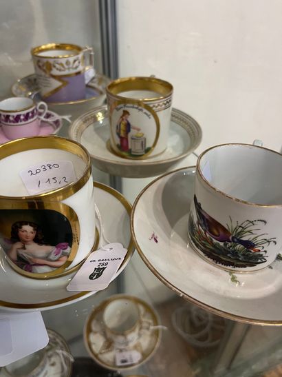 VIENNE
Sept tasses « litron » et leur sous...
