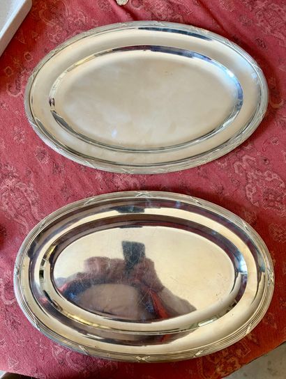 Deux plats ovales en argent (925‰), modèle...