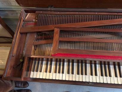 Piano forte en bois de placage marqueté de...