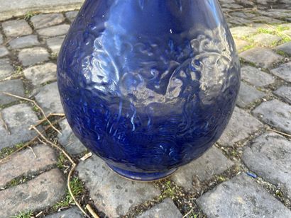 CHINE, XXe siècle
Grand vase bouteille en...