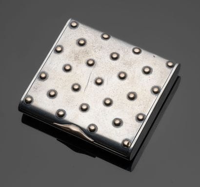 Silver cigarette case (800‰) decorated with...