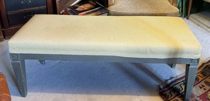Banquette en bois laqué vert reposant sur...