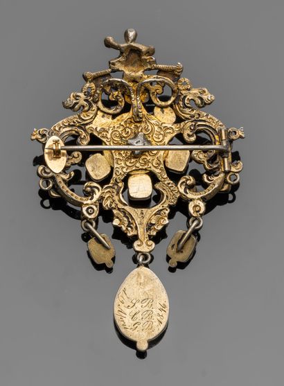 Silver (800/oo) vermeil brooch-pendant with...
