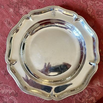 Plat creux en argent (800‰), modèle à filets...