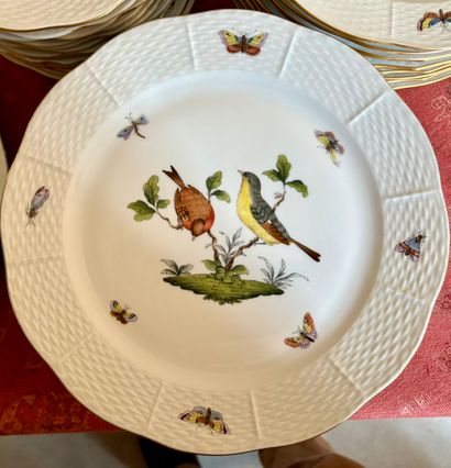 HONGRIE, Herend
Partie de service en porcelaine...