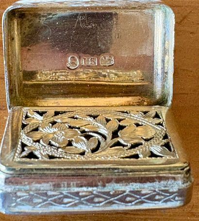 Ensemble en argent (800‰) comprenant :
-...