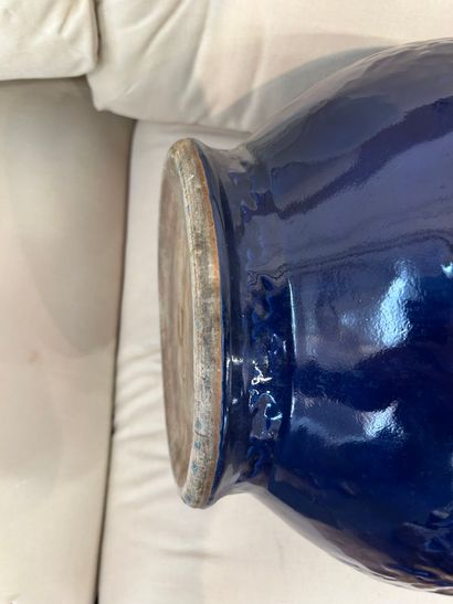 CHINE, XXe siècle
Grand vase bouteille en...