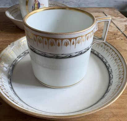 VIENNE
Neuf tasses « litron » et leurs sous-tasses...