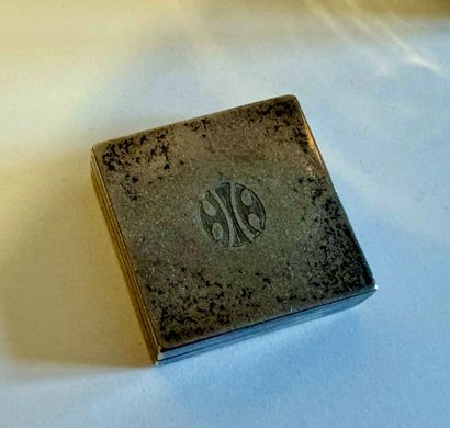 Lot en argent (800‰) comprenant : 
- Une...