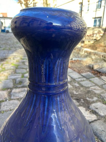 CHINE, XXe siècle
Grand vase bouteille en...