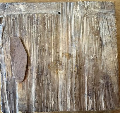 Bas-relief en bois sculpté figurant une scène...