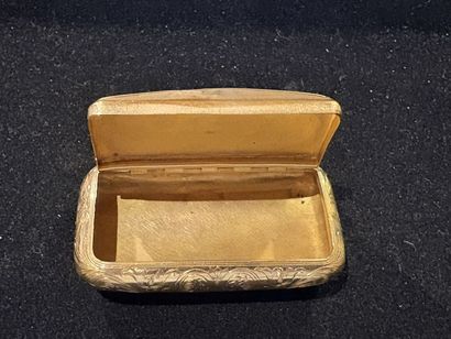 Snuff box in 18K (750‰) yellow gold with...