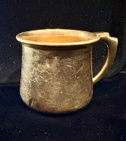 14K yellow gold mug (585‰) engraved: 
