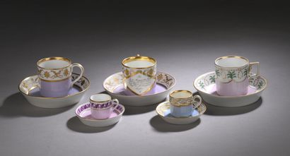 VIENNE
Cinq tasses et leurs sous tasse en...