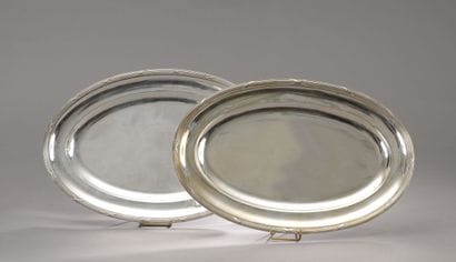Deux plats ovales en argent (925‰), modèle...
