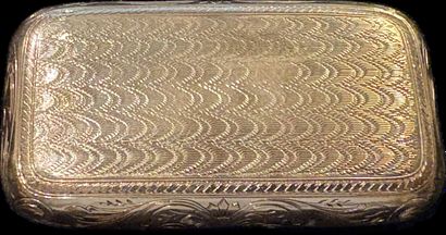 Snuff box in 18K (750‰) yellow gold with...