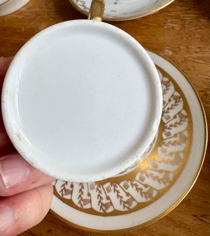 VIENNE
Neuf tasses « litron » et leurs sous-tasses...