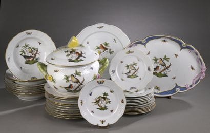 HONGRIE, Herend
Partie de service en porcelaine...
