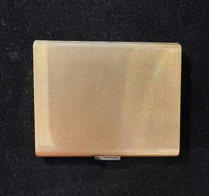 Cigarette case in 14K guilloché yellow gold...