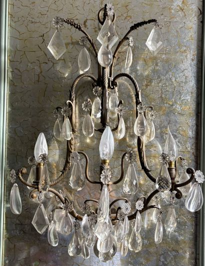 Suite de quatre appliques à trois lumières...