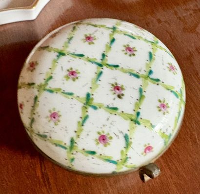 HONGRIE, Herend
Ensemble en porcelaine à...
