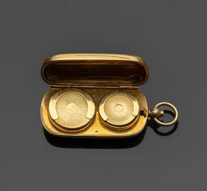 18K (750‰) yellow gold Louis plate with gadrooned...