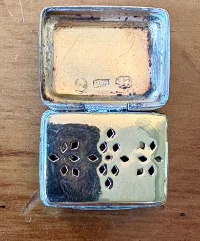 Ensemble en argent (800‰) comprenant :
-...
