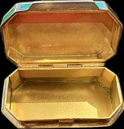 Small octagonal silver box (800‰), green...