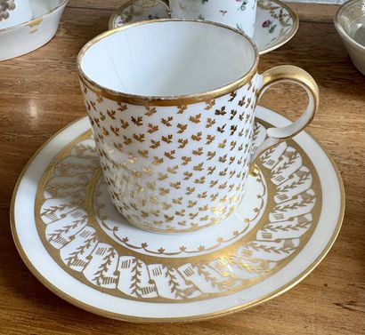 VIENNE
Neuf tasses « litron » et leurs sous-tasses...