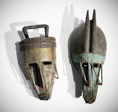 MARKA, MALI, lot comprenant : 
- un masque...