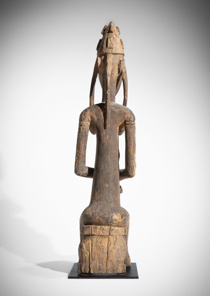 # BAMBARA, MALI
Maternité en bois dur à patine...