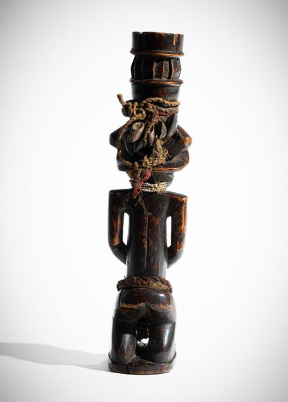 TCHOKWE, ANGOLA. 
Statue féminine, fétiche...