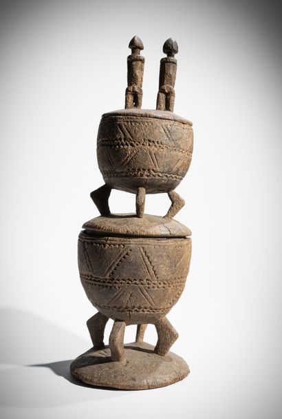 # DOGON, MALI
Coupe double pour la nourriture...