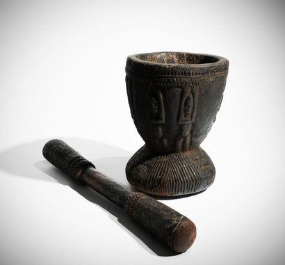 DOGON, MALI
Mortier et pilon en bois lourd...
