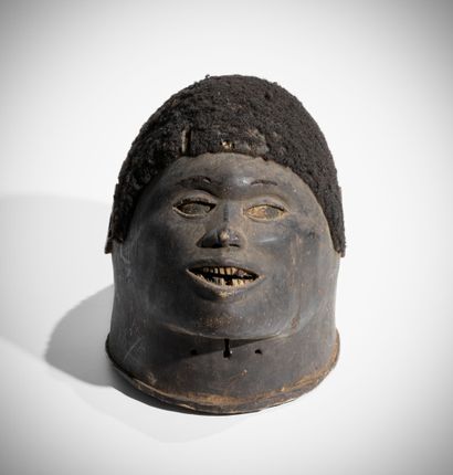 # MAKONDE, TANZANIE-MOZAMBIQUE
Masque heaume...