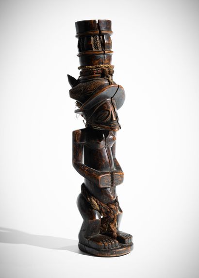 TCHOKWE, ANGOLA. 
Statue féminine, fétiche...