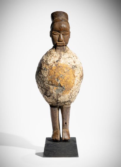 # TÉKÉ, RÉPUBLIQUE DÉMOCRATIQUE DU CONGO
Statue...