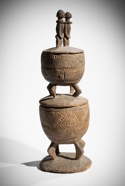 # DOGON, MALI
Coupe double pour la nourriture...