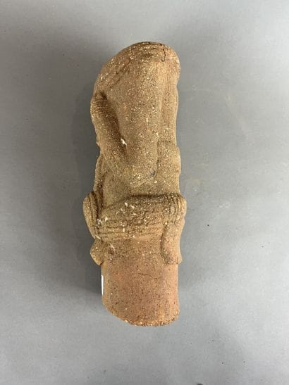 °°Fragment de statue féminine Nok, Nigeria
Terre...