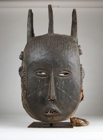 Masque Igala, Nigeria
Large face scarifiée...