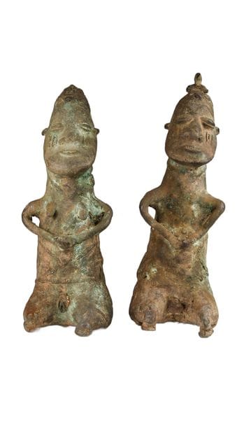 Couple de statuettes « Ogboni » en bronze,...