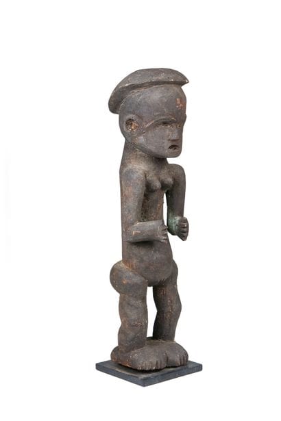 Tsogo, Gabon 
Statue, les bras écartés du...