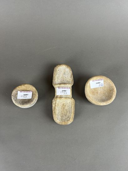 °°Trois pièces, néolithique saharien environ
Pierre...