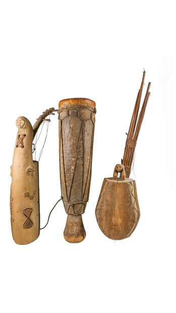 Trois instruments de musique, Gabon

-1....