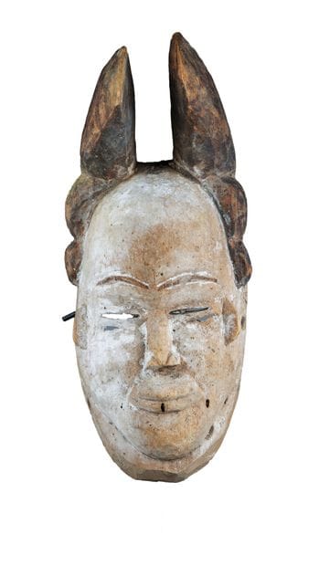 Deux masques, Gabon

-1. Masque Massango
À...