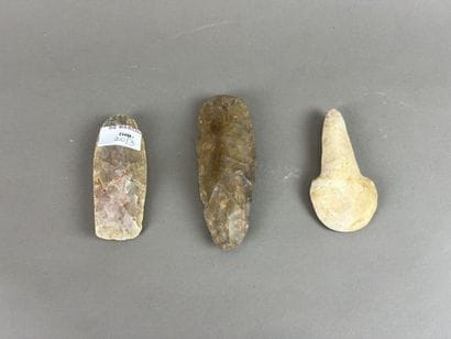 °°Trois outils, néolithique saharien, circa...